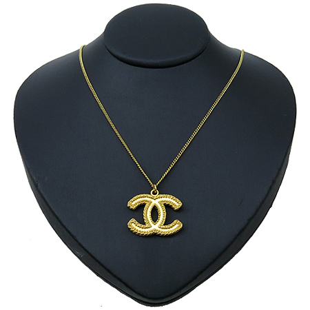 ����  �����