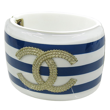 ����  ����