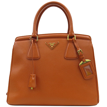 Prada(�����) BN2142  �ﰢ�ΰ� SAFFIANO(���ǾƳ�) LUX ��Ʈ�� �̹���2 - ���̺��� �߰���ǰ