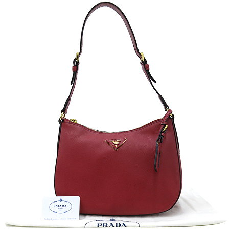 �����  �����