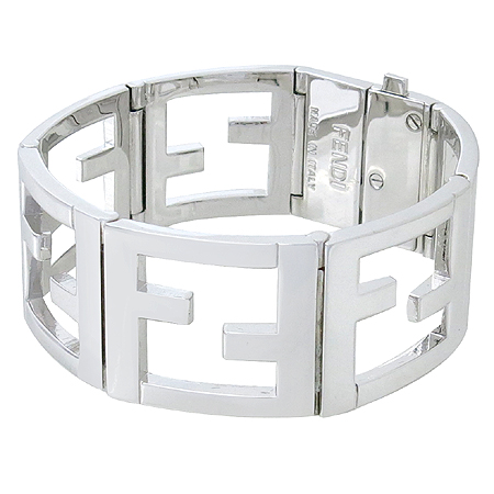 ���  ����