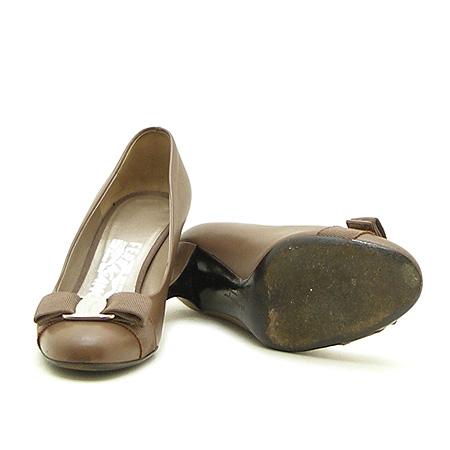 Ferragamo(��󰡸�) ����ΰ� �ٶ� ��� ���� ������ ������ ���� �̹���2 - ���̺��� �߰���ǰ