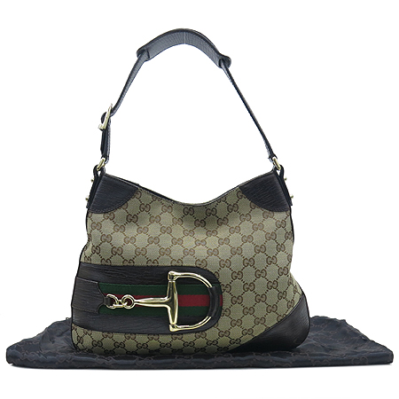 ����  �����