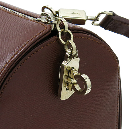 Ferragamo(��󰡸�) 21 3808 ���� ���ǾƳ� ���� ��ġ�� �ΰ� ������ ��Ʈ�� + �����Ʈ�� 2WAY �̹���3 - ���̺��� �߰���ǰ