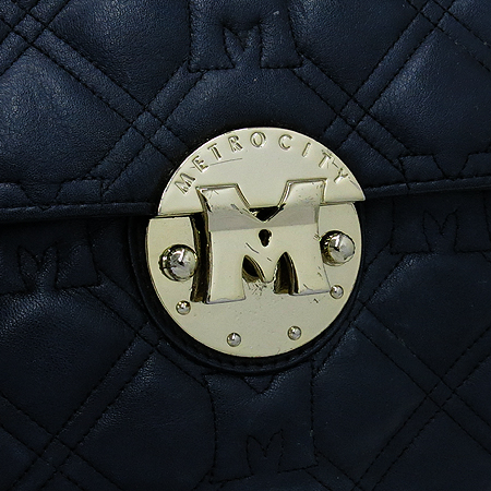 Metrocity(��Ʈ�ν�Ƽ) �������� ��Ƽġ ����ΰ� �� ��� ��Ʈ�� �̹���3 - ���̺��� �߰���ǰ