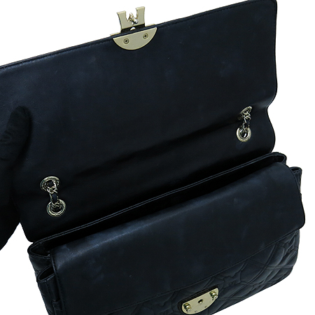 Metrocity(��Ʈ�ν�Ƽ) �������� ��Ƽġ ����ΰ� �� ��� ��Ʈ�� �̹���5 - ���̺��� �߰���ǰ