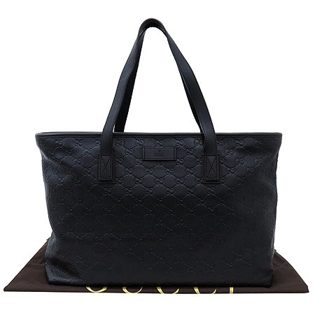 ����  �����