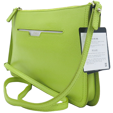 FURLA(�Ƕ�) ���α׸� �÷� ���� ��Ƹ��� ������ Ŭ��ġ�� �� ũ�ν��� �̹���3 - ���̺��� �߰���ǰ