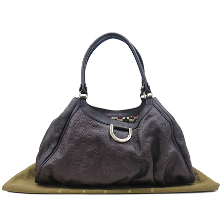 ����  �����