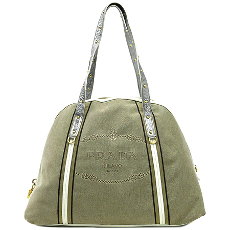 �����  �����