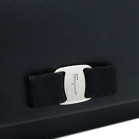 Ferragamo(��󰡸�) 21 E015 ���� ���� GINNY ���� ���� �ٶ� ������� ü�� ũ�ν��� �̹���4 - ���̺��� �߰���ǰ