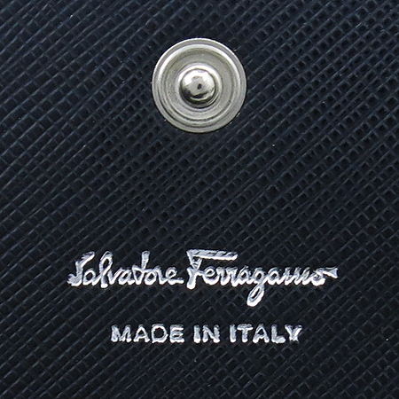 Ferragamo(��󰡸�) 22 7121 ���� ���ǾƳ� ���� ��ġ�� �ΰ� ������ �̹���4 - ���̺��� �߰���ǰ