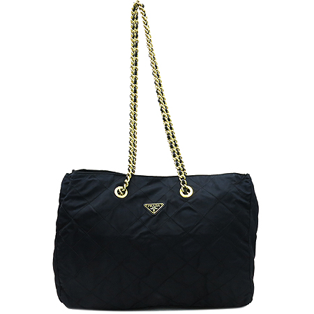 �����  �����