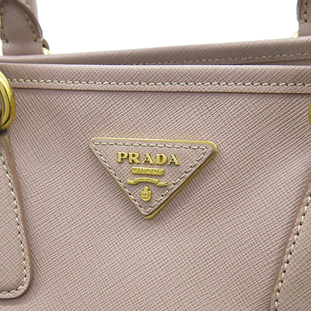 Prada(�����) BN2254 ���� �ΰ� SAFFIANO LUX(���ǾƳ� ����) ��Ʈ�� + �����Ʈ�� �̹���4 - ���̺��� �߰���ǰ