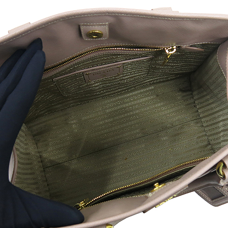 Prada(�����) BN2254 ���� �ΰ� SAFFIANO LUX(���ǾƳ� ����) ��Ʈ�� + �����Ʈ�� �̹���6 - ���̺��� �߰���ǰ