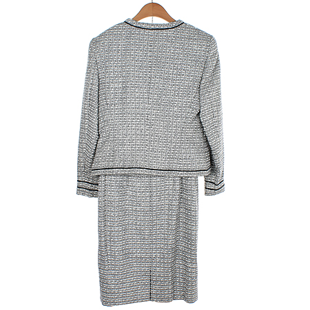 Escada(�������) ���� + ��ĿƮ Set �̹���4 - ���̺��� �߰���ǰ