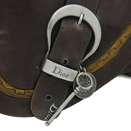 Dior(ũ����î���) ������ ��Ƽ�� ����� �̹���4 - ���̺��� �߰���ǰ