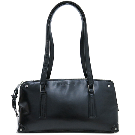 ����  �����