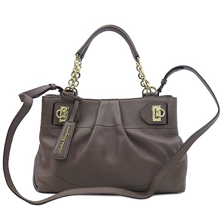 Ferragamo(��󰡸�) 21-D477 ���� ��ġ�� �ΰ� DEEP TAUPE CALF ü�� 2WAY �̹���2 - ���̺��� �߰���ǰ