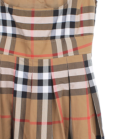 Burberry(������) �μҸ� ���ǽ� �̹���3 - ���̺��� �߰���ǰ