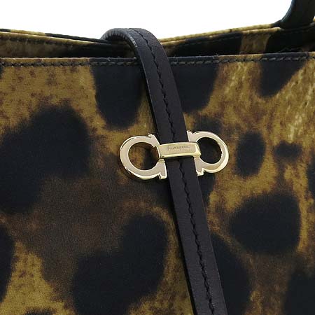 Ferragamo(��󰡸�) 21 C918 ���� ��ġ�� �ΰ� �����ĵ� �к긯 ���� ����� �̹���4 - ���̺��� �߰���ǰ