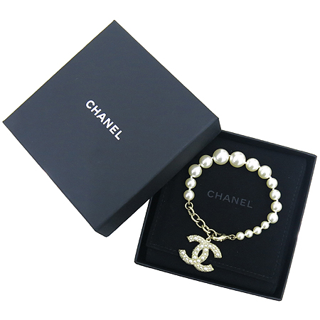 ����  ����