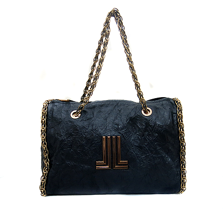 ����  �����