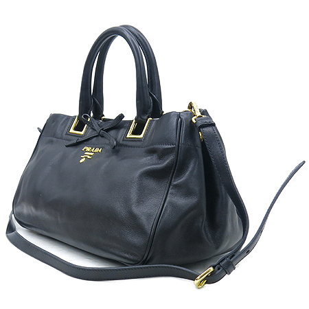 Prada(�����) BN2243 SOFTCALF NERO �������� ����ΰ� ������� ��Ʈ�� + �����Ʈ�� 2WAY �̹���3 - ���̺��� �߰���ǰ