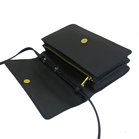 Prada(�����) BT1019 SAFFIAO LUX(���ǾƳ� ����) ���� ���� Ŭ��ġ�� ũ�ν��� [��������] �̹���4 - ���̺��� �߰���ǰ