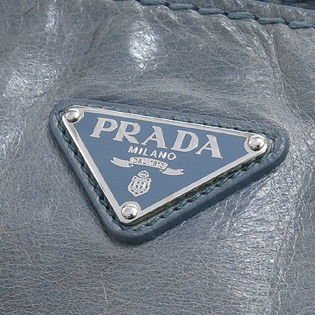 Prada(�����) ���� �ﰢ�ΰ� VITELLO SHINE(���ڷ� ����) �����[��õ��] �̹���3 - ���̺��� �߰���ǰ