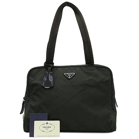 �����  �����