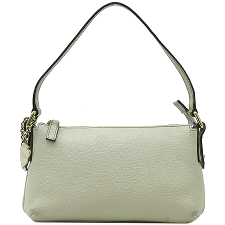 ����  �����