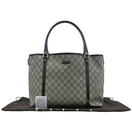 ����  �����