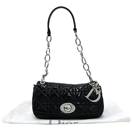 ���  �����