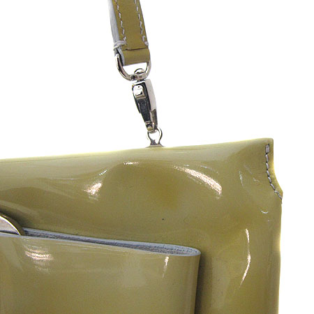 Ferragamo(��󰡸�) 21 4396 ���� �ٶ� ��� ���̴�Ʈ Ŭ��ġ��+�����Ʈ�� [��õ ������] �̹���4 - ���̺��� �߰���ǰ