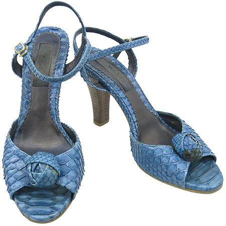 ����  ����