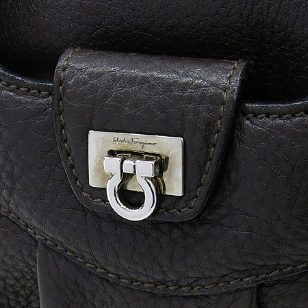 Ferragamo(��󰡸�) 21 6878 ���� ��ġ�� ���� CALF �̴� ��Ʈ�� �̹���3 - ���̺��� �߰���ǰ