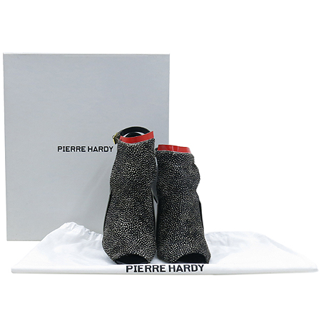 �ǿ����Ƹ���  ����