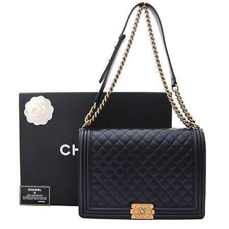 Chanel() Ų   L   ü  [õ ]