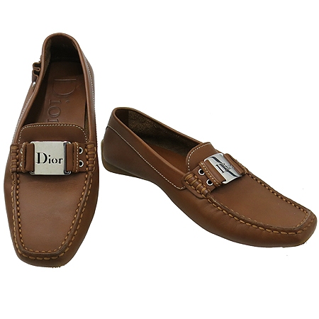 ���  ����