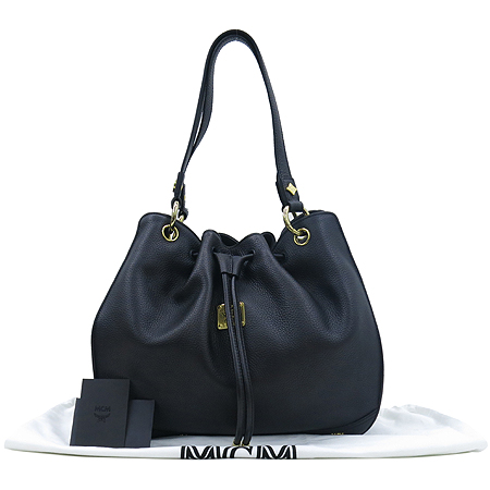 ������  �����