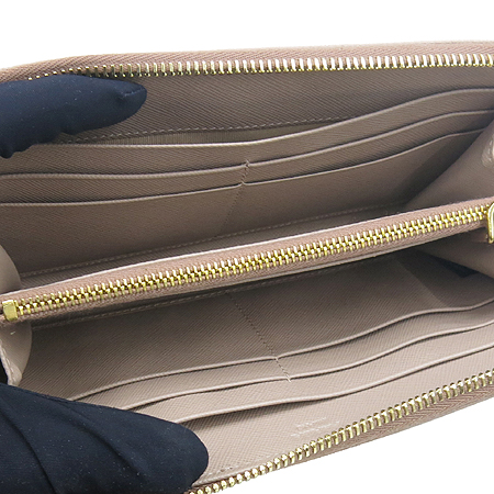 Prada(�����) 1M0506 SAFFIANO METAL CAMMEO ���ǾƳ� ��Ż ī�޿� ����ΰ� ¤�� ������ �̹���3 - ���̺��� �߰���ǰ