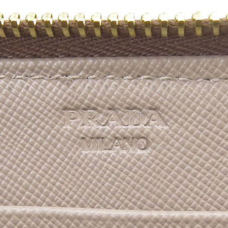 Prada(�����) 1M0506 SAFFIANO METAL CAMMEO ���ǾƳ� ��Ż ī�޿� ����ΰ� ¤�� ������ �̹���4 - ���̺��� �߰���ǰ