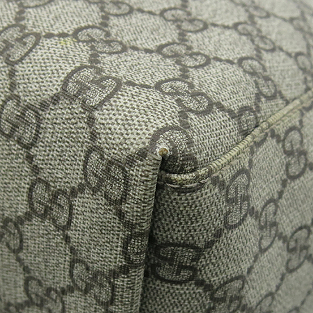 Gucci(����) 201767 GG �ΰ� PVC ũ�ν��� + ���º� ���̽� + �е� �̹���5 - ���̺��� �߰���ǰ