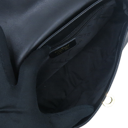 Ferragamo(��󰡸�) 21 1780 �������� ��ġ�� ����ΰ� �� ��� �̴� ����� �̹���6 - ���̺��� �߰���ǰ