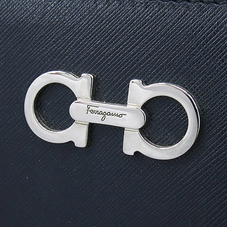 Ferragamo(��󰡸�) 21 D939 ���� ���ǾƳ� ���� ��ġ�� ��� 2WAY �̹���4 - ���̺��� �߰���ǰ