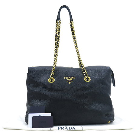 �����  �����