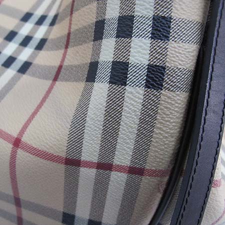 Burberry(������) 3741797 �� Ŭ���� ���̸��� üũ L������ PVC ����� + �����Ŀ�ġ [��õ ������] �̹���4 - ���̺��� �߰���ǰ