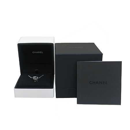 ����  �����