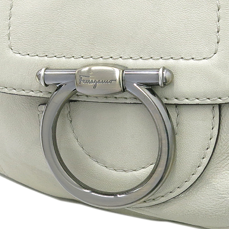 Ferragamo(��󰡸�) 21 B461 ���� ��ġ�� ��� ������ ���̺��� ���� ȣ�� ����� �̹���3 - ���̺��� �߰���ǰ